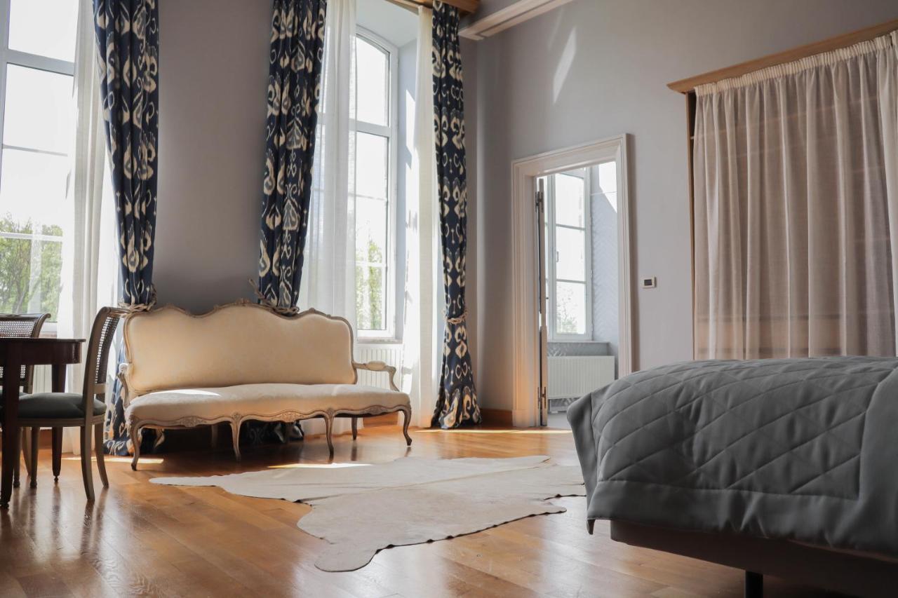 Domaine Mielmont Bed & Breakfast Mazy Bagian luar foto