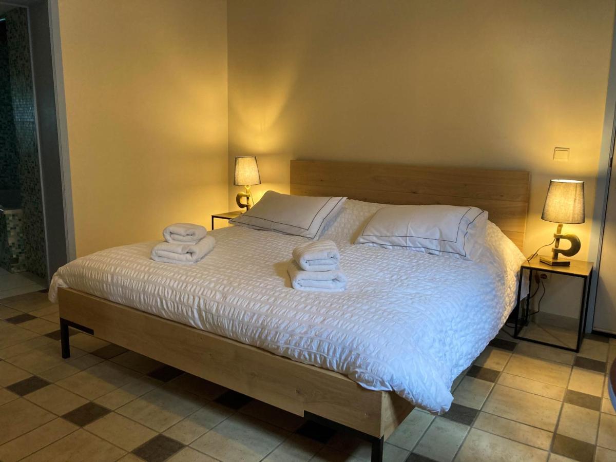 Domaine Mielmont Bed & Breakfast Mazy Bagian luar foto